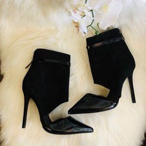 😍NEW LISTING😍 Schutz georgeane bootie heel